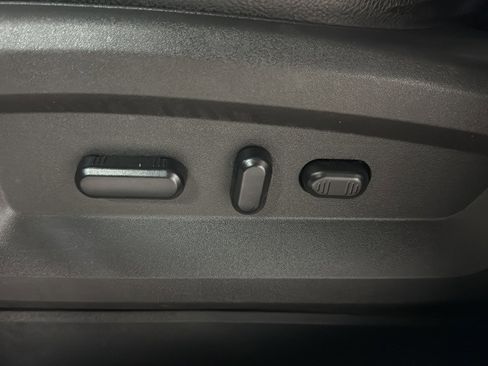 Used 2014 Ford Edge Limited image 19