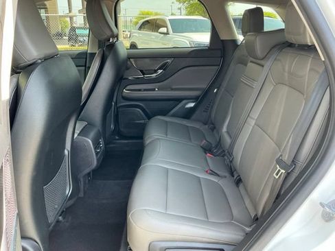 Used 2025 Lincoln Corsair FWD image 16