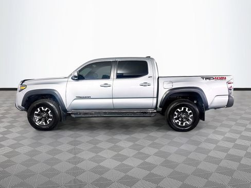 Used 2023 Toyota Tacoma TRD Off-Road w/ TRD Premium Off Road Package AWD/4WD image 4
