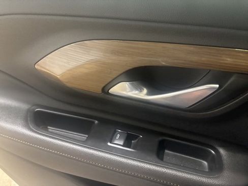 Used 2019 GMC Terrain SLE w/ Driver Convenience Package image 15