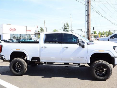 Used 2025 GMC Sierra 3500 Denali w/ Denali Reserve Package AWD/4WD image 6