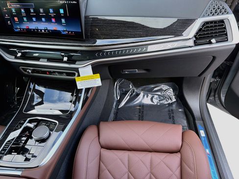 New 2027 BMW X7 xDrive40i w/ M Sport Package AWD/4WD image 19
