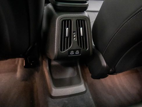 Certified 2025 BMW X2 xDrive28i w/ Premium Package image 19