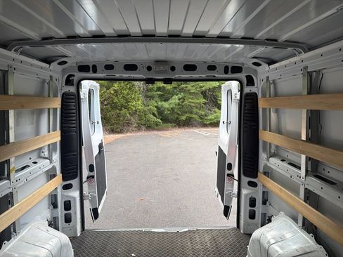 Used 2025 RAM ProMaster 2500 w/ U-Haul Equipment Group FWD image 11