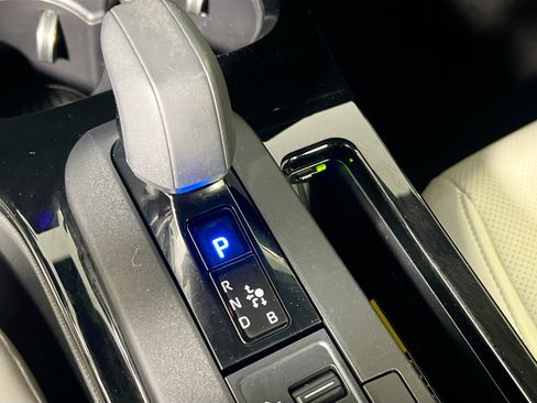 Used 2024 Toyota Prius XLE FWD image 24