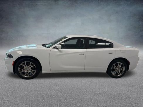 Used 2015 Dodge Charger SXT image 10