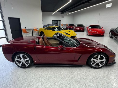 Used 2006 Chevrolet Corvette Convertible w/ Preferred Equipment Group RWD image 17