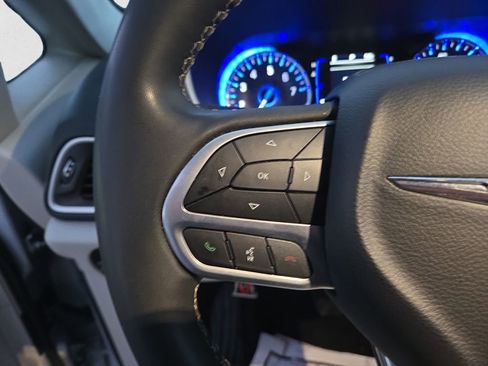 Used 2023 Chrysler Voyager LX image 19