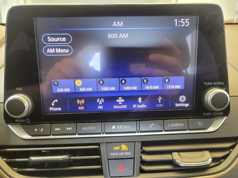 Used 2023 Nissan Altima 2.5 SV FWD image 25