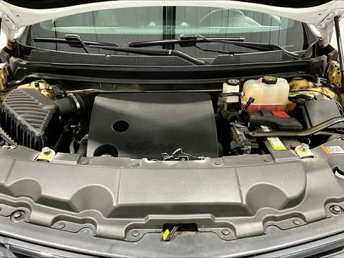 Used 2022 Chevrolet Traverse LT w/ Midnight/Sport Edition AWD/4WD image 32