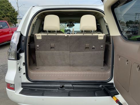 Used 2018 Lexus GX 460 Premium AWD/4WD image 12