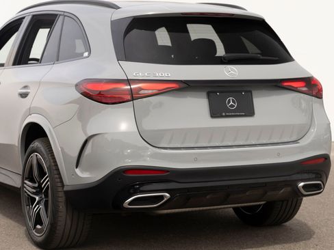 Used 2026 Mercedes-Benz GLC 300 image 3