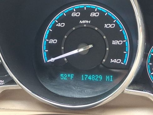 Used 2010 Chevrolet Malibu LT w/ Power Convenience Package FWD image 3