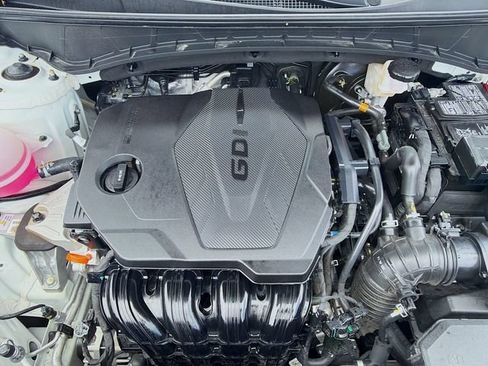 Certified 2025 Hyundai Tucson SE FWD image 28