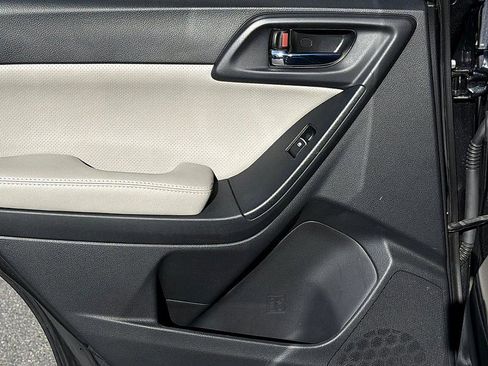 Used 2018 Subaru Forester 2.5i Limited image 9