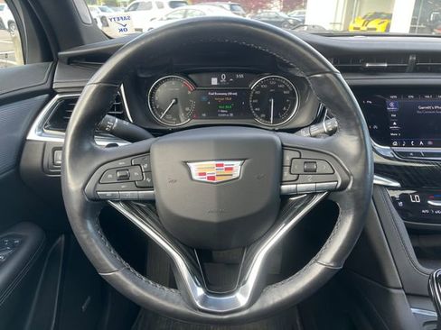 Used 2023 Cadillac XT6 Premium Luxury AWD/4WD image 14