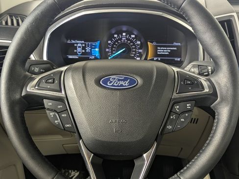 Used 2020 Ford Edge Titanium FWD image 16