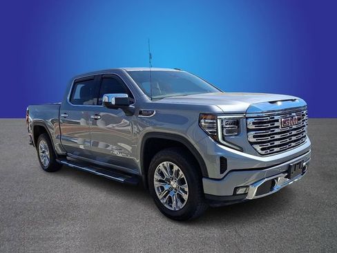 Used 2025 GMC Sierra 1500 Denali w/ Technology Package AWD/4WD image 2