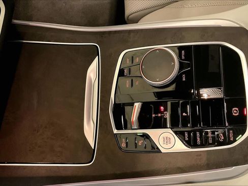 Used 2025 BMW X5 xDrive40i w/ M Sport Package image 15