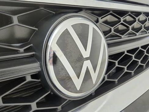 Used 2024 Volkswagen Taos SE FWD image 48