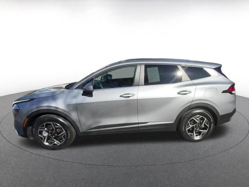 Used 2025 Kia Sportage LX image 9
