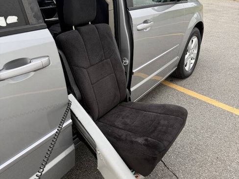Used 2013 Dodge Grand Caravan SE FWD image 17