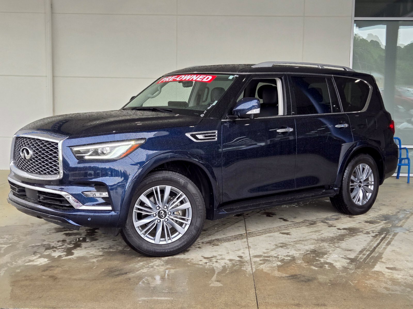Used 2024 INFINITI QX80 Luxe AWD/4WD image 1