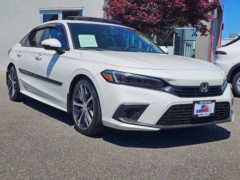 Used 2022 Honda Civic Touring image 1