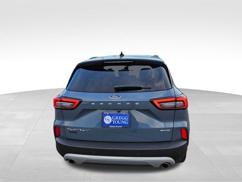 Used 2024 Ford Escape Platinum image 8