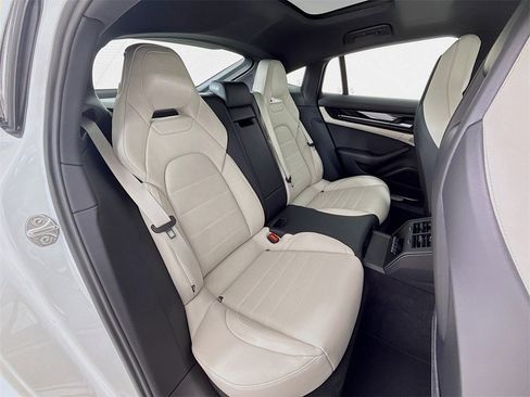 New 2026 Porsche Panamera image 29