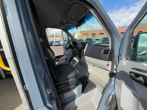 Used 2018 Mercedes-Benz Sprinter 2500 image 9