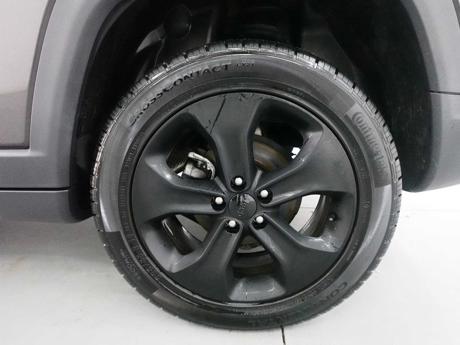 Used 2018 Jeep Compass Latitude w/ Popular Equipment Group AWD/4WD image 9