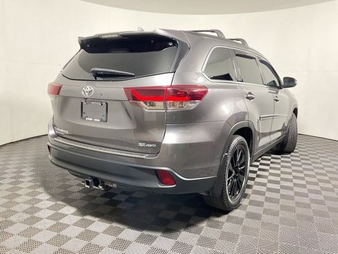 Used 2019 Toyota Highlander SE AWD/4WD image 19