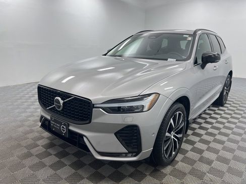 Used 2023 Volvo XC60 B5 Plus w/ Climate Package image 2