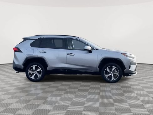 Used 2023 Toyota RAV4 SE image 9