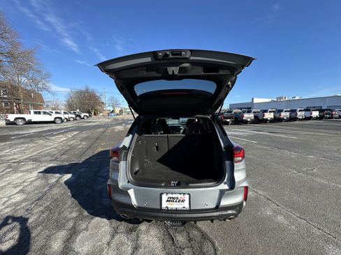 Used 2023 Chevrolet TrailBlazer RS w/ Convenience Package image 27