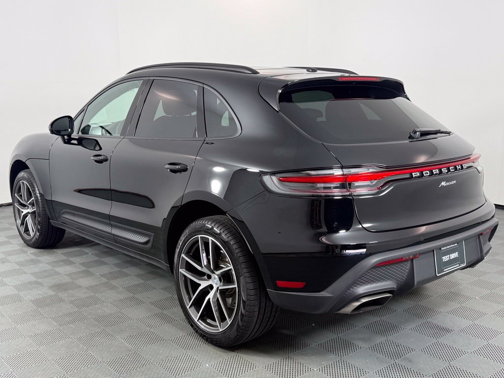 Certified 2026 Porsche Macan AWD/4WD image 3