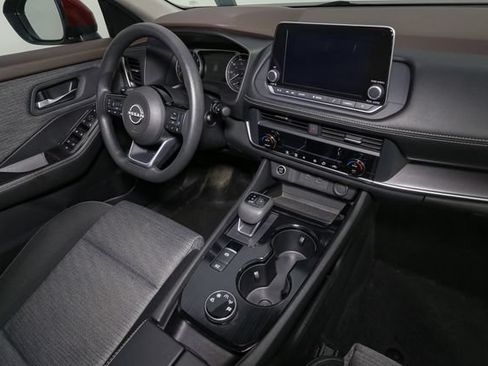 Used 2023 Nissan Rogue SV AWD/4WD image 16