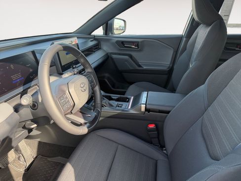 New 2026 Toyota RAV4 SE image 9