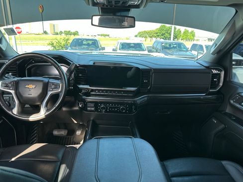 Used 2024 Chevrolet Silverado 2500 LTZ w/ LTZ Convenience Package AWD/4WD image 15