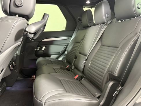 New 2026 Land Rover Discovery Limited Edition AWD/4WD image 21
