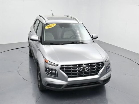 Used 2023 Hyundai Venue SEL image 38