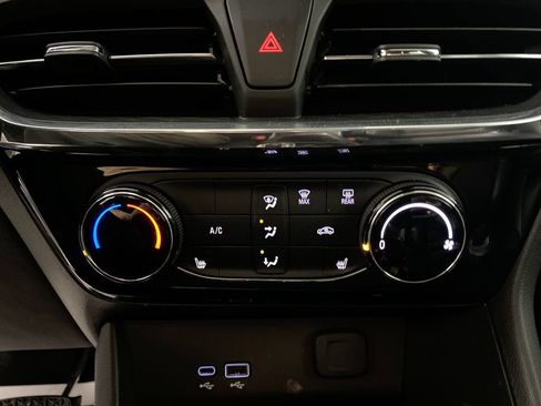 Certified 2025 Buick Encore GX Sport Touring w/ Comfort Package FWD image 18