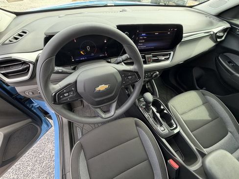 Used 2024 Chevrolet TrailBlazer LT w/ Driver Confidence Package AWD/4WD image 19