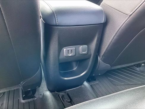 Used 2022 Chevrolet Colorado Z71 AWD/4WD image 27