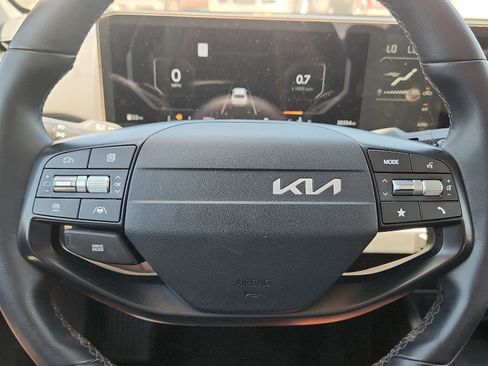 Used 2025 Kia K4 EX FWD image 19