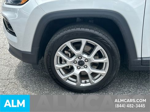 Used 2025 Jeep Compass Limited AWD/4WD image 12