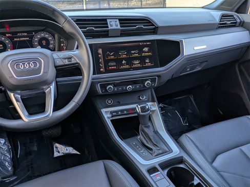 Used 2023 Audi Q3 2.0T Premium w/ Convenience Package image 9