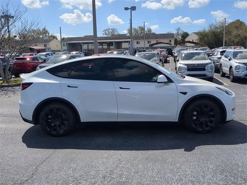 Used 2023 Tesla Model Y Long Range image 5