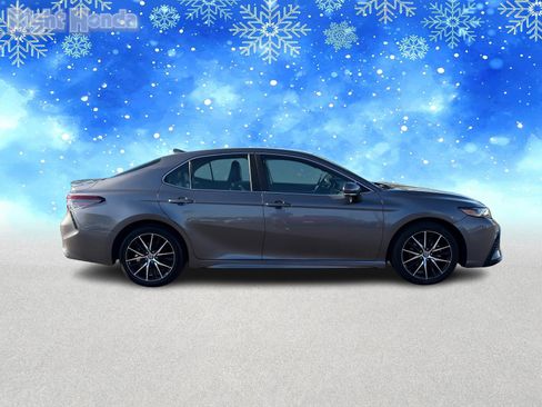 Used 2023 Toyota Camry SE image 7